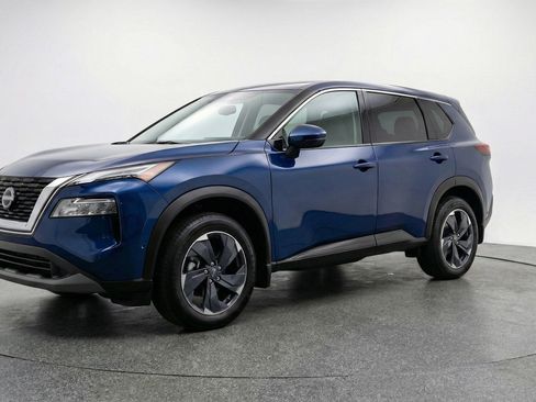 Used 2025 Nissan Rogue SV FWD image 3