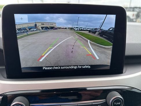 Used 2022 Ford Escape SE w/ SE Sport Appearance Package image 26