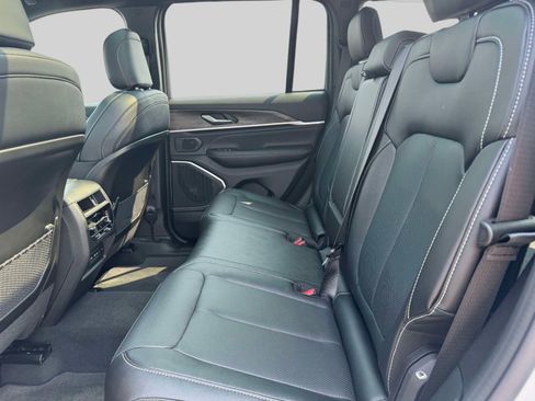 Used 2026 Jeep Grand Cherokee Limited AWD/4WD image 14