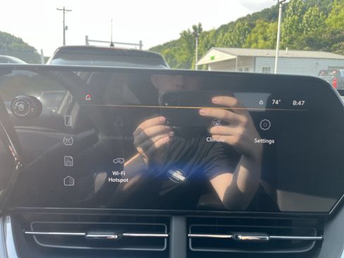 New 2026 Chevrolet Trax LT w/ Midnight Edition FWD image 19