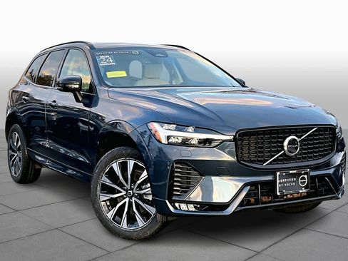 Certified 2024 Volvo XC60 B5 Core w/ Climate Package image 3