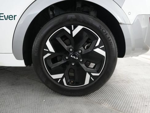 Used 2024 Kia Niro Wave w/ Wave Preserve Package FWD image 9