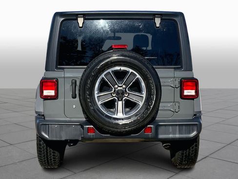 Used 2018 Jeep Wrangler Unlimited Sahara w/ Dual Top Group image 5