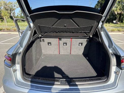 Used 2020 Porsche Macan AWD/4WD image 34