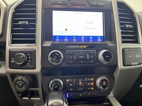 Used 2020 Ford F150 Lariat w/ Equipment Group 502A Luxury AWD/4WD image 25