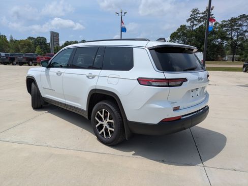 Used 2025 Jeep Grand Cherokee L Limited w/ Luxury Tech Group II AWD/4WD image 6