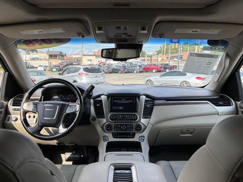 Used 2018 GMC Yukon XL Denali w/ Denali Ultimate Package AWD/4WD image 16