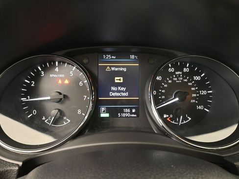 Used 2018 Nissan Rogue AWD image 29