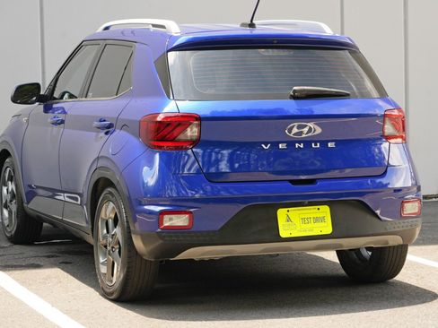 Used 2023 Hyundai Venue SEL FWD image 42