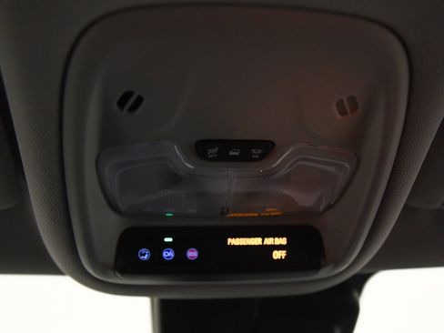 Used 2025 Chevrolet TrailBlazer LS image 24