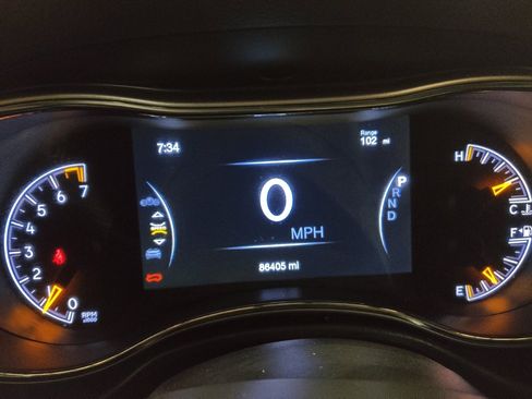 Used 2022 Jeep Grand Cherokee Limited image 23