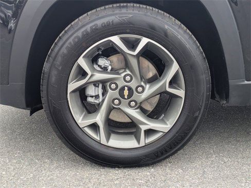 Certified 2025 Chevrolet Trax LT w/ LT Convenience Package image 11