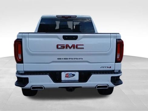 Used 2024 GMC Sierra 1500 AT4 w/ Technology Package AWD/4WD image 4