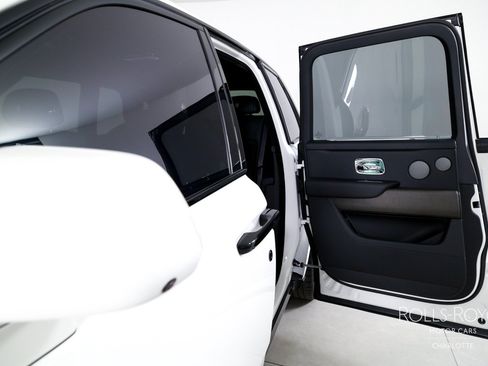 Used 2026 Rolls-Royce Cullinan AWD/4WD image 18