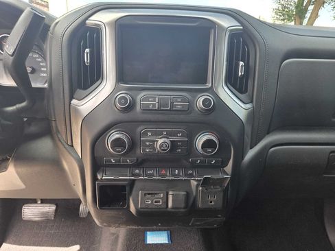 Used 2020 Chevrolet Silverado 1500 LT w/ Fleet Comfort Package AWD/4WD image 15