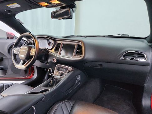Used 2016 Dodge Challenger SRT Hellcat image 28