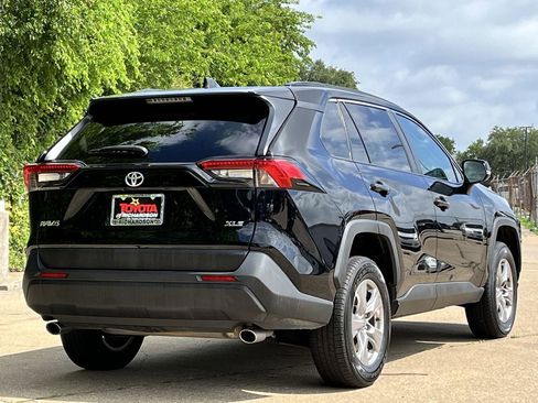 Used 2024 Toyota RAV4 XLE FWD image 4