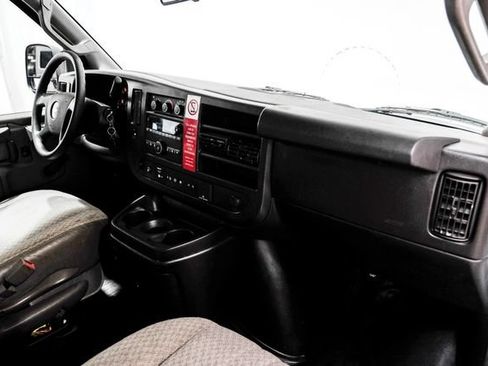 Used 2020 Chevrolet Express 2500 RWD image 23