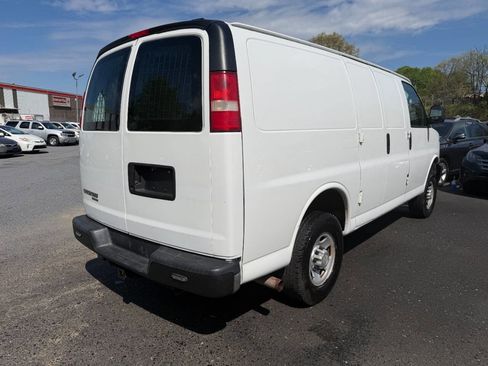 Used 2013 Chevrolet Express 2500 RWD image 10