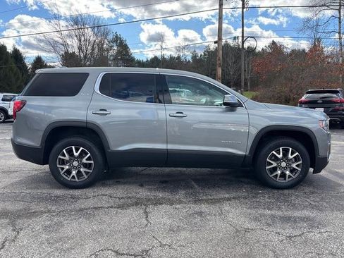 Used 2023 GMC Acadia SLE image 9