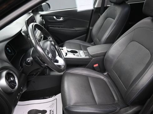 Used 2023 Hyundai Kona Limited FWD image 25