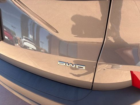 Certified 2025 Ford Escape ST-Line AWD/4WD image 8