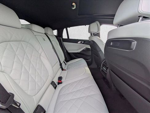 Used 2025 BMW X6 M60i w/ Climate Comfort Package image 20