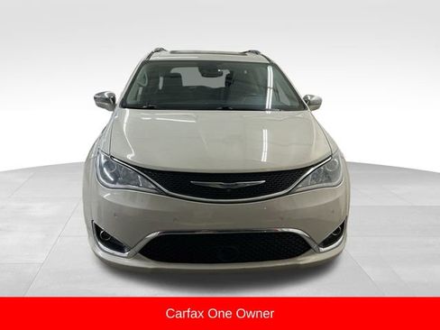 Used 2017 Chrysler Pacifica Limited w/ UConnect Theater Package image 2