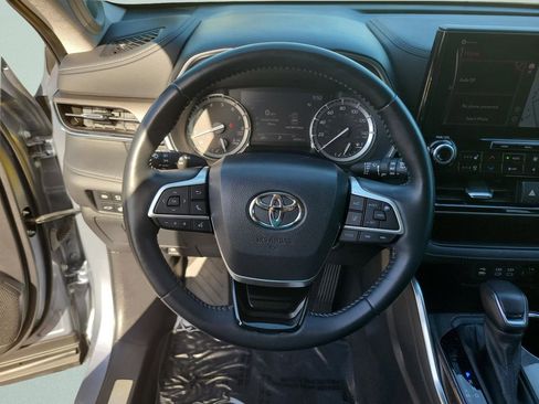 Used 2022 Toyota Highlander Limited image 29