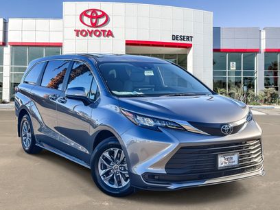 New 2026 Toyota Sienna LE