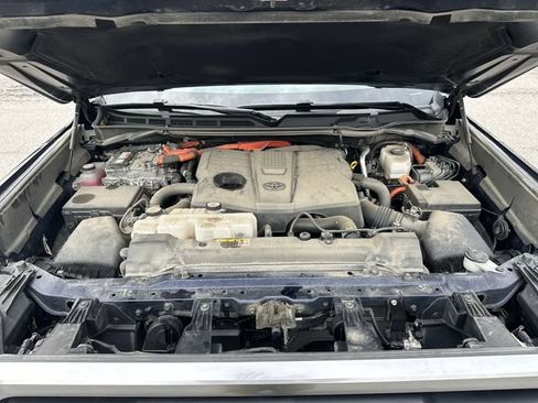 Used 2023 Toyota Tundra Limited w/ TRD Off-Road Package AWD/4WD image 20