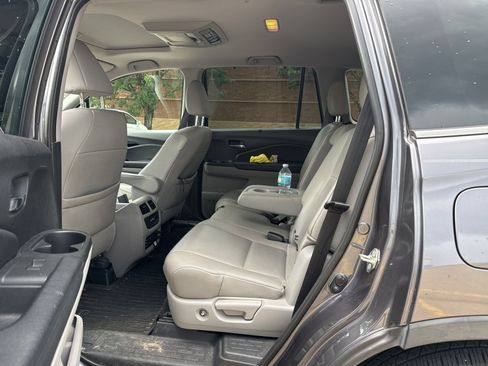 Used 2018 Honda Pilot Touring image 6