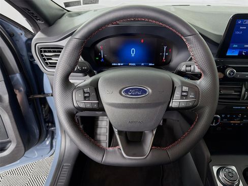 Used 2025 Ford Escape ST-Line w/ Cold Weather Package image 12