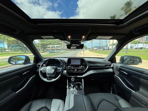 Used 2023 Toyota Highlander XSE image 10