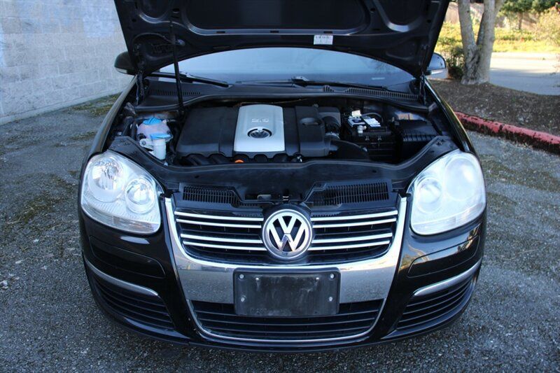 Used 2009 Volkswagen Jetta SE FWD image 19