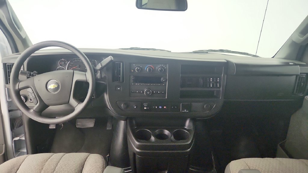 Used 2025 Chevrolet Express 3500 LT w/ LT Preferred Equipment Group RWD image 19