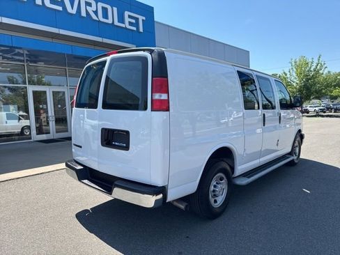 Used 2024 Chevrolet Express 2500 w/ Driver Convenience Package RWD image 6