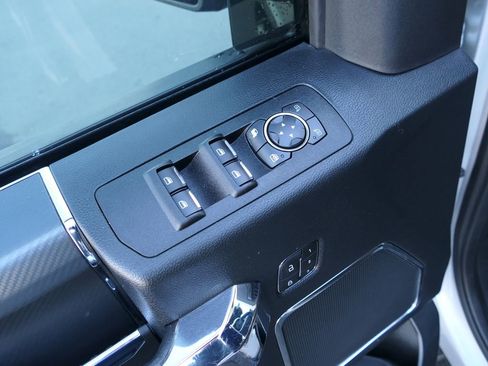 Used 2019 Ford F150 Lariat image 16