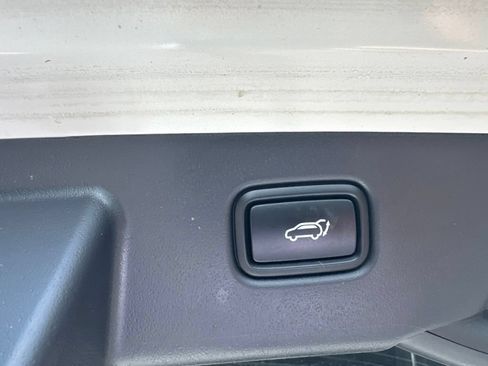 Used 2024 Kia Niro Wave w/ Wave Preserve Package FWD image 11