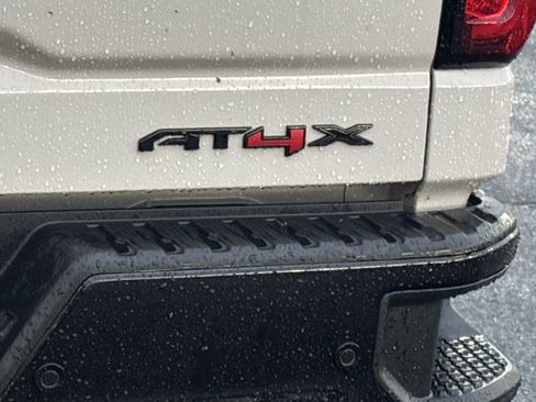 New 2026 GMC Sierra 1500 AT4X w/ LPO, Black Badging Package AWD/4WD image 10