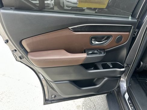Used 2025 Honda Pilot Elite image 27
