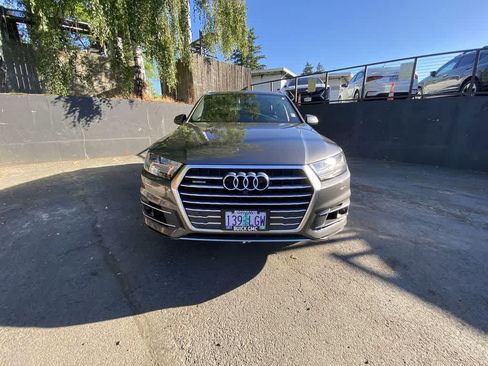 Used 2019 Audi Q7 3.0T Prestige w/ Prestige Package AWD/4WD image 9