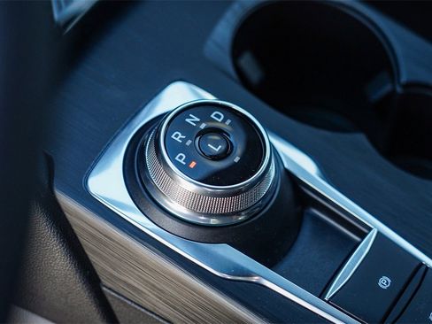 Used 2025 Ford Escape ST-Line w/ Equipment Group 301A image 21