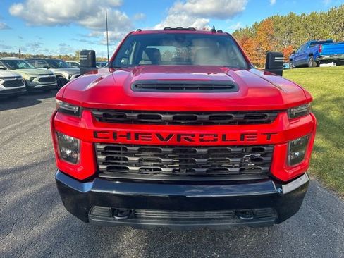 Used 2020 Chevrolet Silverado 2500 Custom w/ Custom Value Package image 3