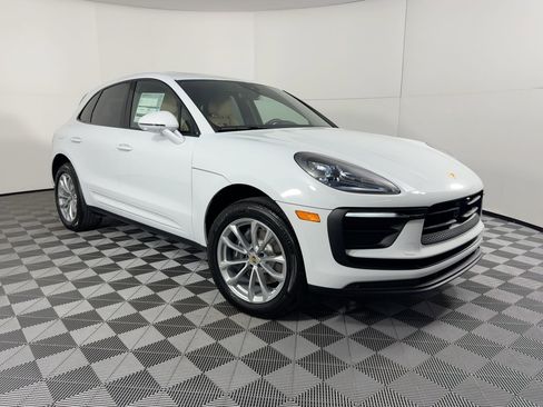 Certified 2026 Porsche Macan AWD/4WD image 7