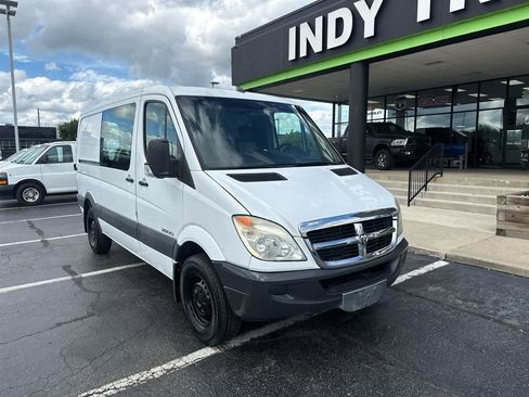 Used 2008 Dodge Sprinter 2500 RWD image 2