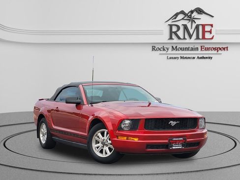 Used 2007 Ford Mustang Convertible RWD image 1