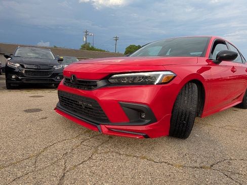 Used 2023 Honda Civic Sport image 13