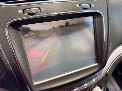 Used 2018 Dodge Journey Crossroad w/ Nav & Sun Group FWD image 39