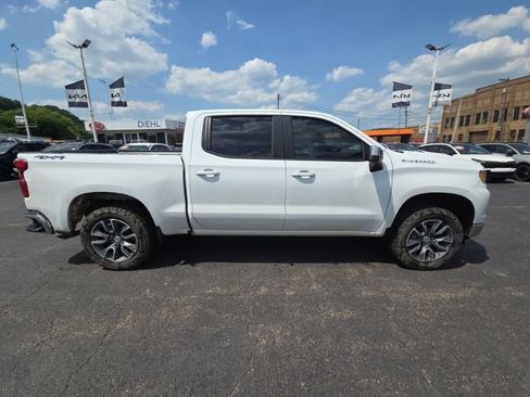 Used 2025 Chevrolet Silverado 1500 LT AWD/4WD image 8